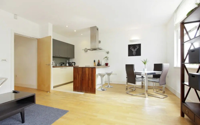 2 Bdr in Kensington E1 by the Residences