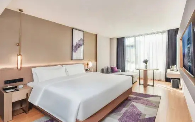 Lavande Hotel (Heqing Xinhua Branch)