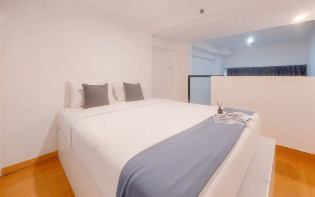Homey and Comfy Studio Loft at Kingland Avenue Apartment