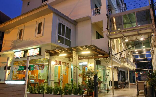 V Style Boutique Hotel вид на фасад