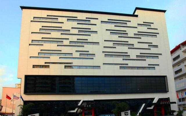 Hotel Partner Влёра вид на фасад