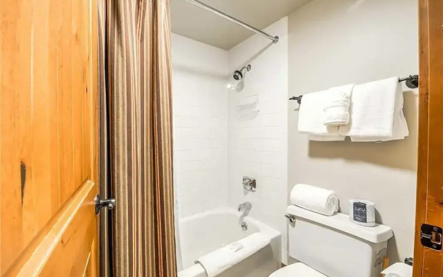Lodge B 302