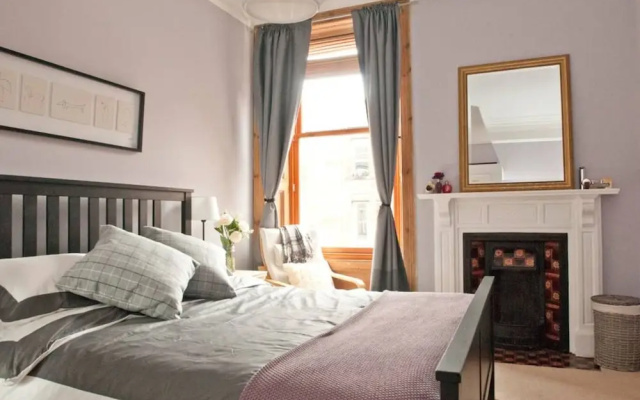 3 Bedroom Home In Bonnie Bruntsfield