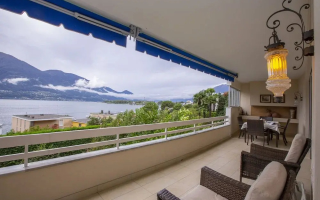 Lakeside Apartment