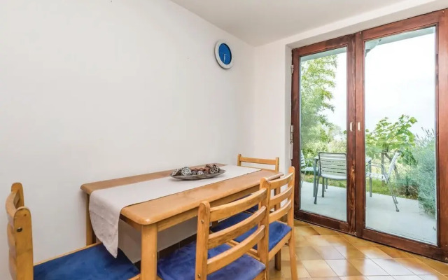 Stunning Home in Brsec With Wifi and 2 Bedrooms