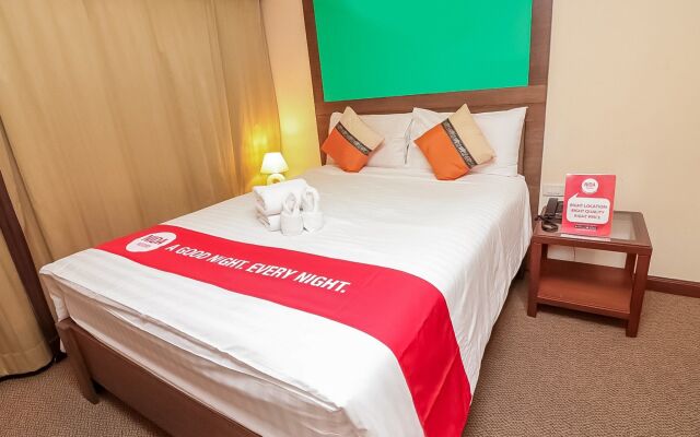 Отель Nida Rooms Silom Soi 12 Planet Бангкок вид на фасад