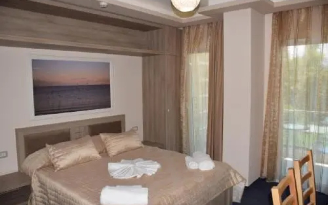 Hotel Pogradeci 2