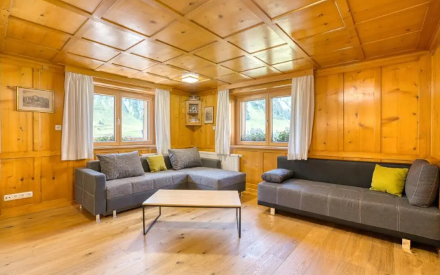 Hus24