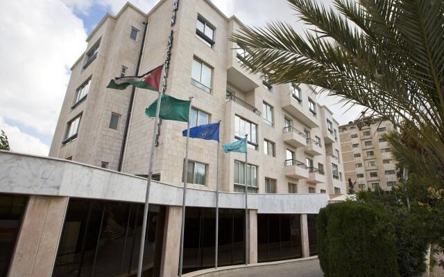 Отель Amman International вид на фасад