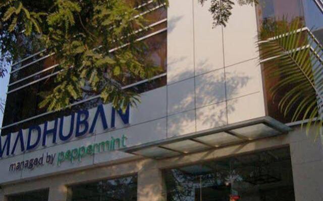 Отель Madhuban Managed by Peppermint Hotels вид на фасад