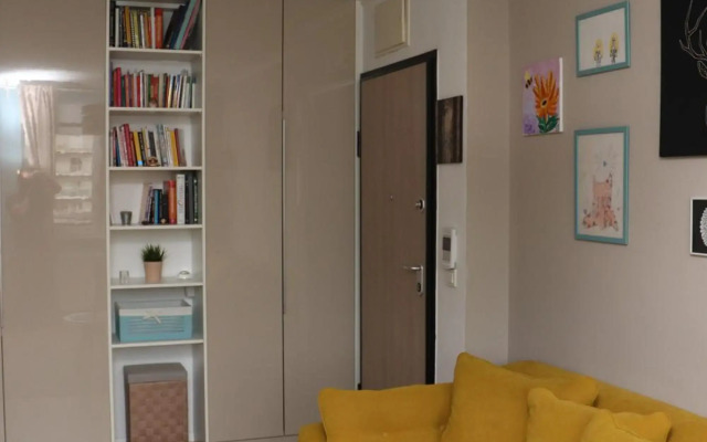New elegant apartment with free parking and wifi