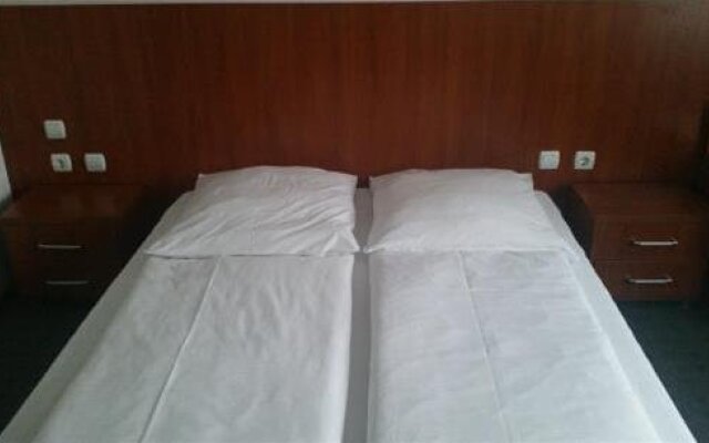 B&D Hotel комната для гостей