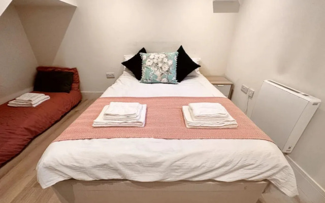 Charming Duplex 10min to London Bridge, Quiet