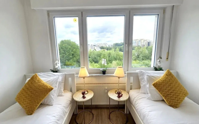 Well Appointed 2BR w terrace&parking