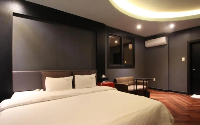 French Code Hotel