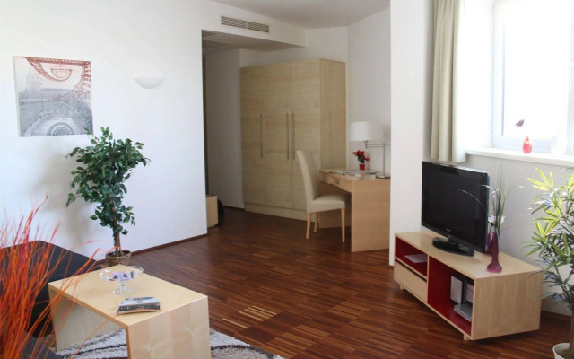 CheckVienna - Maria-Theresien-Straße