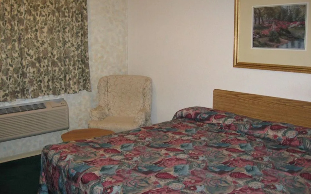 Glacier Gateway Inn