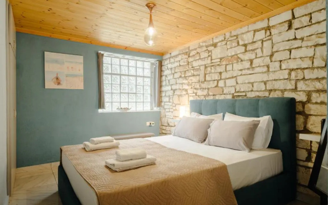 Kritamos Luxury Apartment