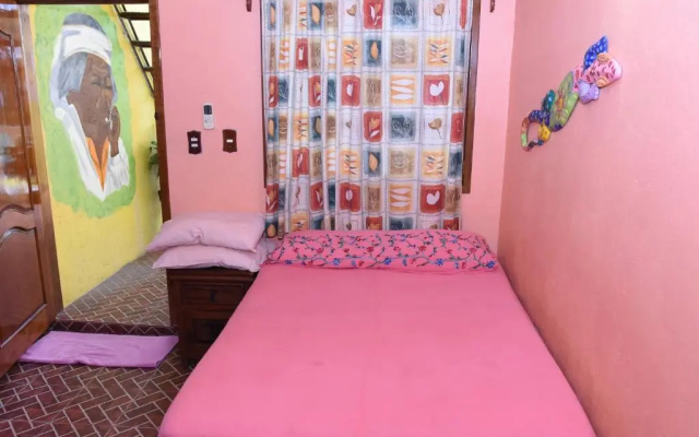 Room in B&B - Cancun Guest House 1