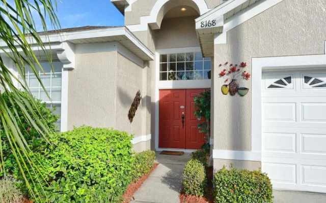 Fan Palm Getaway pool home on Windsor Palms Resort