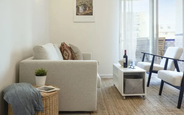 Beachfront Apartment With Seaview Terrace