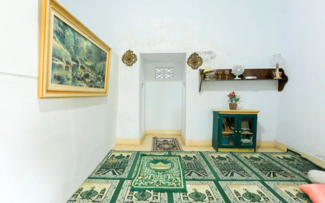 OYO 1721 A. Yani 95 Residence
