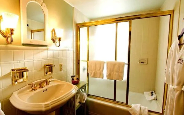 1750 Inn at Sandwich Center