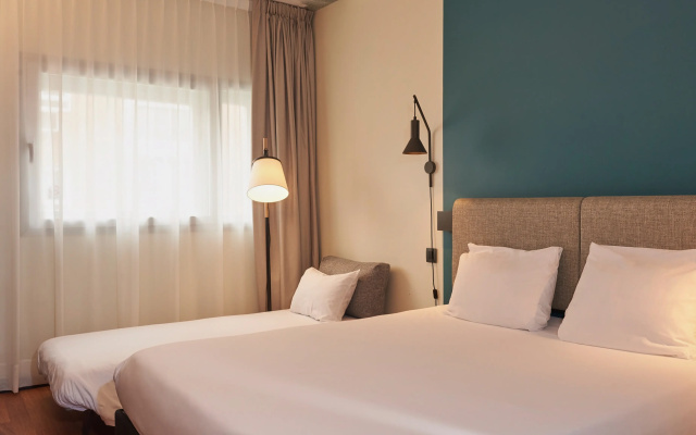 Отель ibis Madrid Aeropuerto Barajas