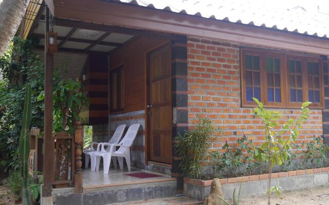 Отель Lanta Valom Hideaway Resort Ланта вид на фасад