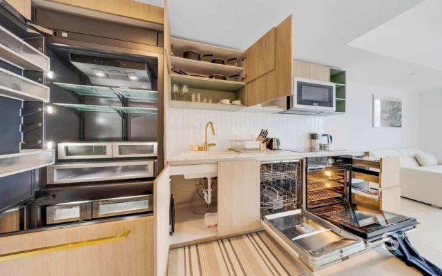 Luxe 1-BD Condo with Stunning DTW Views