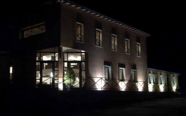 Отель Janas Country Resort Морес вид на фасад