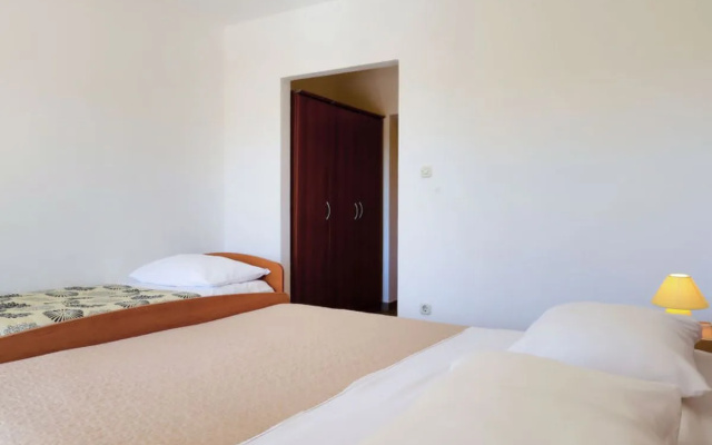 Apartment Dora Spiez 39648
