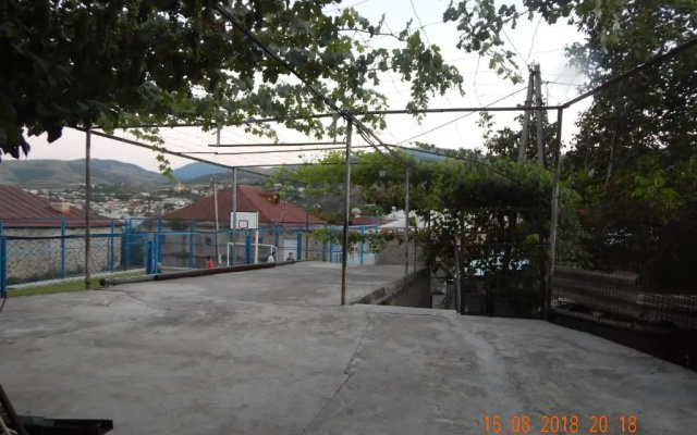 Zukas Hause