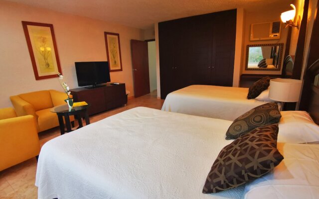 Brisas Beachfront Studios In Hotel Zone 2