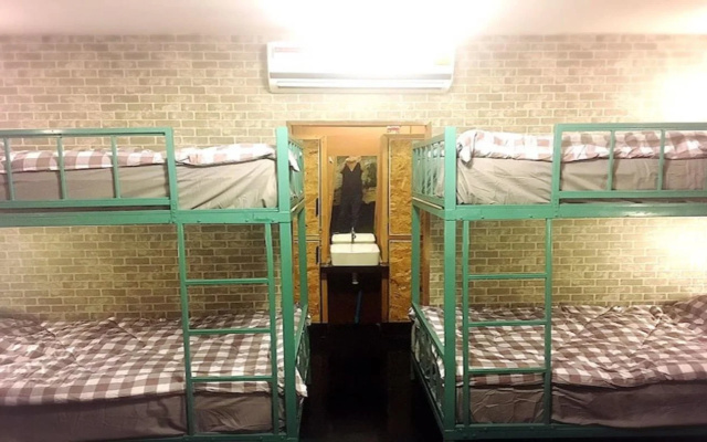 Sleep Ping Bed & River Bar - Hostel