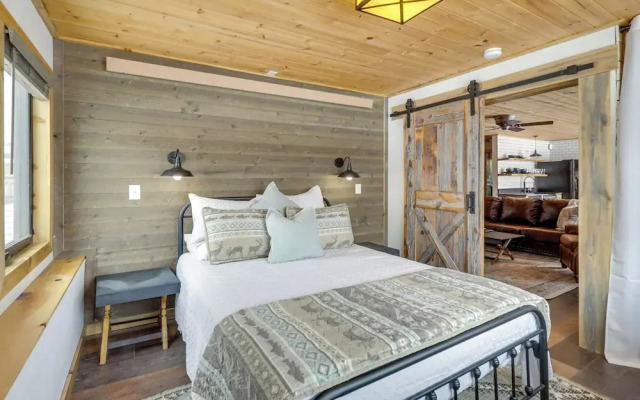 Modern Granby Retreat: Fish, Hike & Relax!