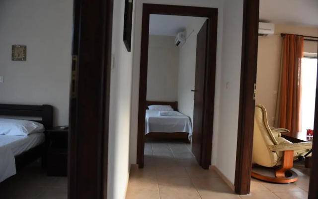 Antonis Studios & Apartments