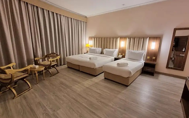 Vista Square Hotel