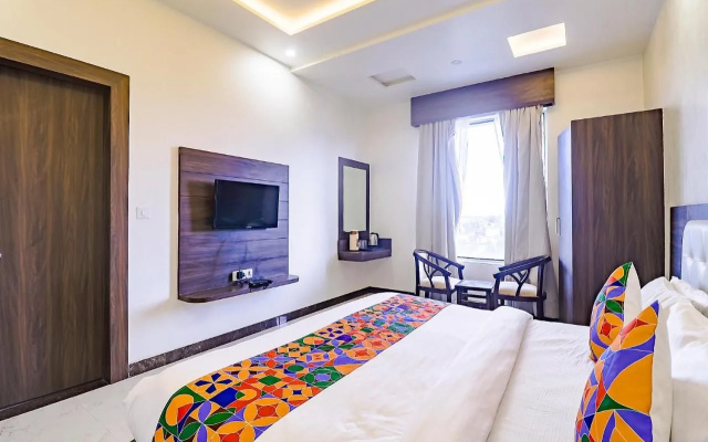 FabHotel World Link