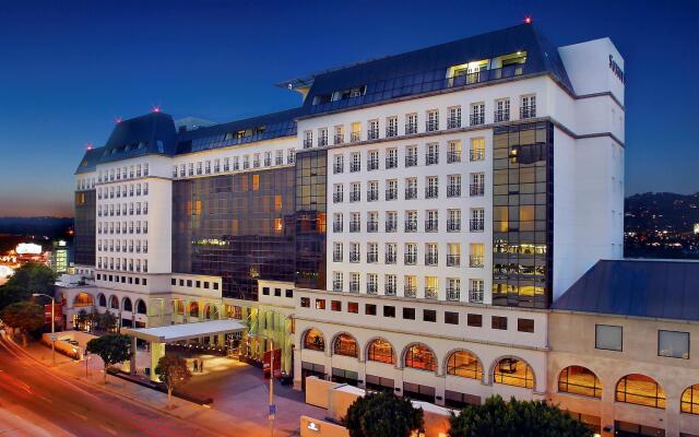 Отель Sofitel Los Angeles at Beverly Hills вид на фасад