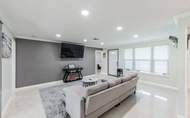 4544 Auburn Ave