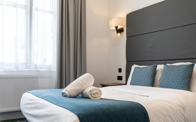 The J Hyde Park Hotel