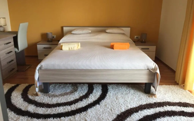 Apartments & Rooms Marina