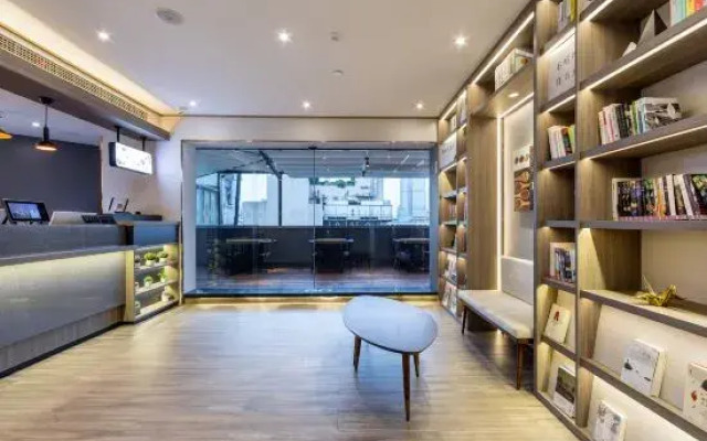 HanTing Hotel (Shanghai The Bund Jiujiang Road)