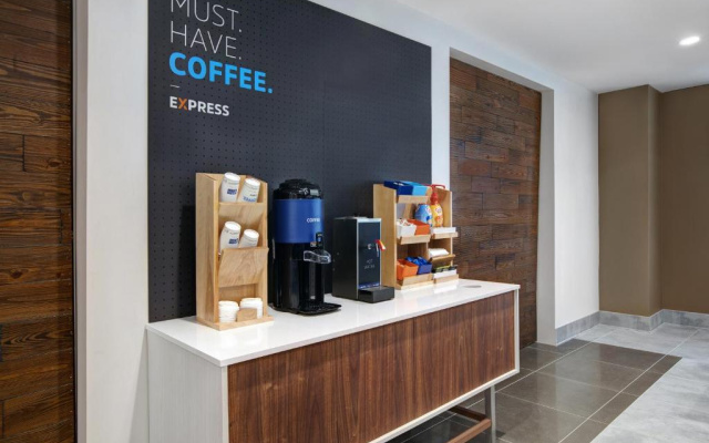 Holiday Inn Express Milwaukee Downtown by IHG