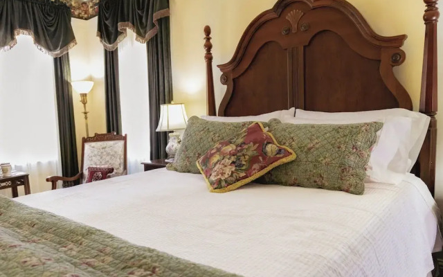 Weaverville Hotel