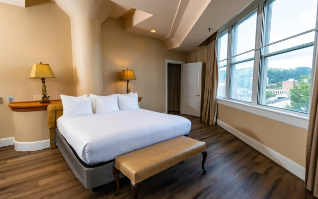 Haywood Park Hotel, an Ascend Collection Hotel