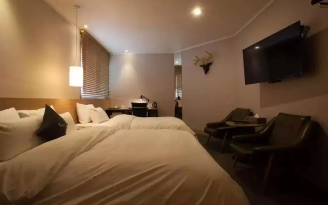 Central Person Hotel Pyeongtaek