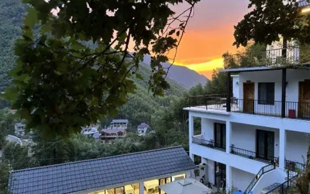 Anji Hawthorn Guest House
