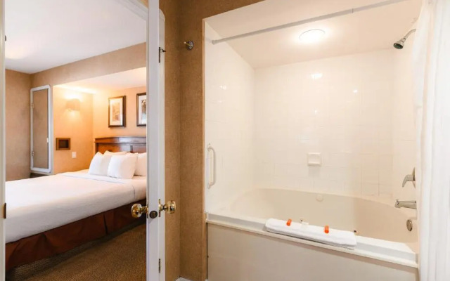 Mountain View Resort and Suites at Fairmont Hot Springs
